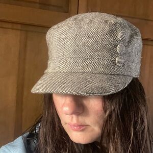 Newsboy D&Y Women's Textured Beige Cap